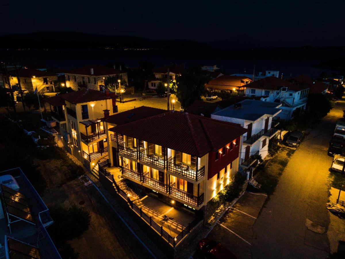 Helianthus Guesthouse Amolianí Eksteriør bilde