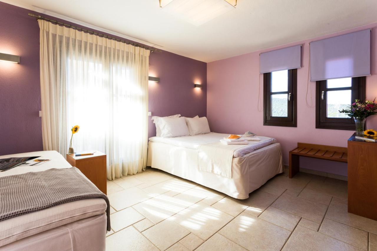Helianthus Guesthouse Amolianí Eksteriør bilde