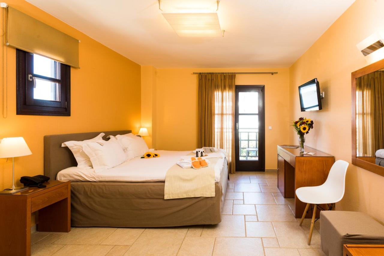 Helianthus Guesthouse Amolianí Eksteriør bilde