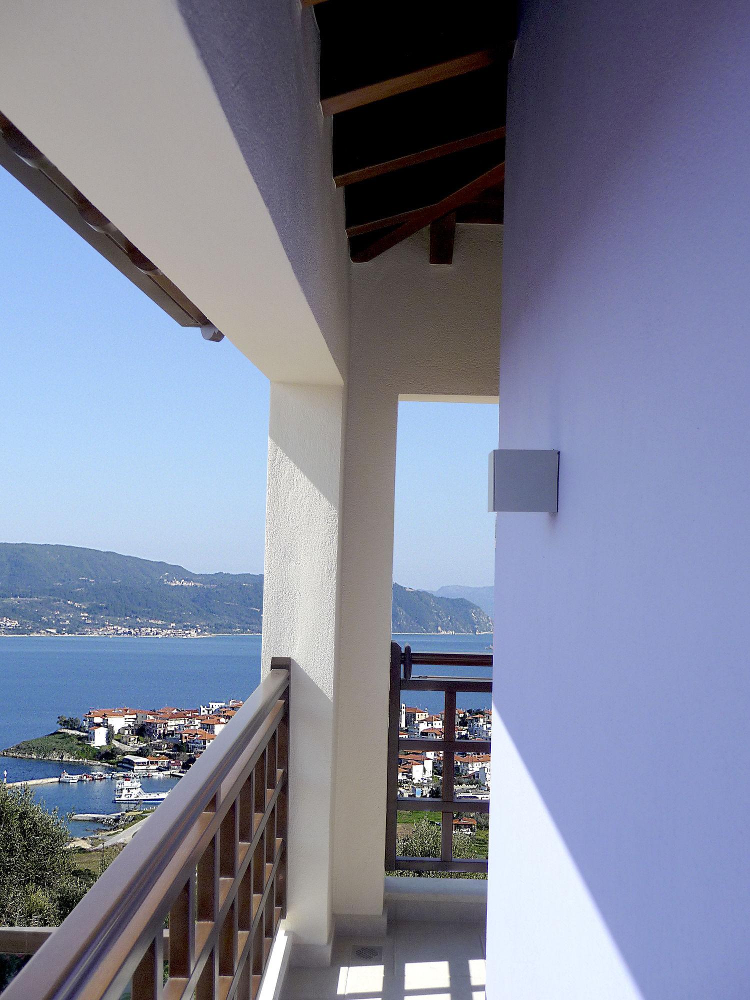 Helianthus Guesthouse Amolianí Eksteriør bilde