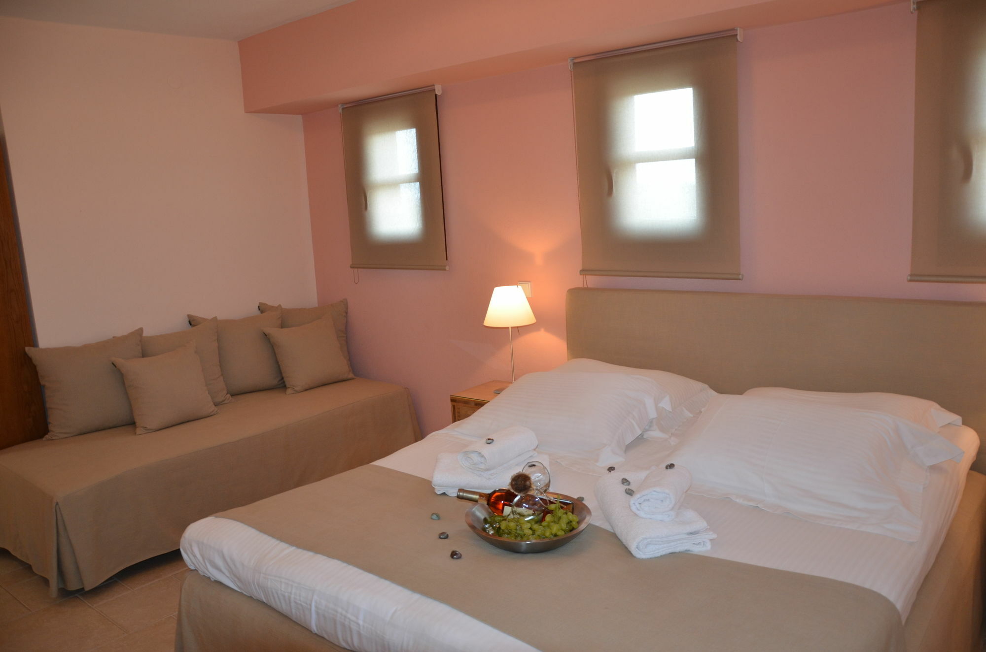 Helianthus Guesthouse Amolianí Eksteriør bilde